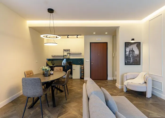 Kitai, Sui Tetti Di *