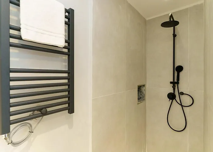 Kitai, Sui Tetti Di Апартаменты